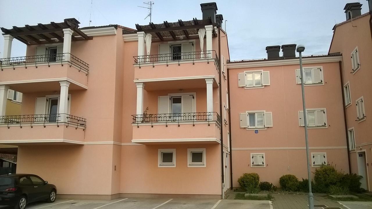 Vile Park Apartment Pula Exterior photo